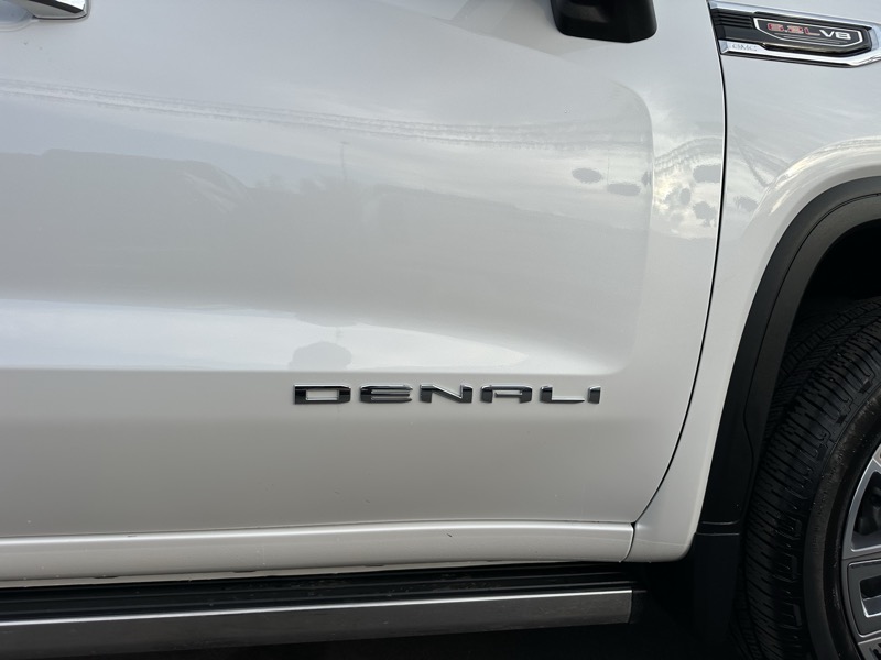 GMC Sierra 1500 4WD Crew Cab 147" Denali 2023