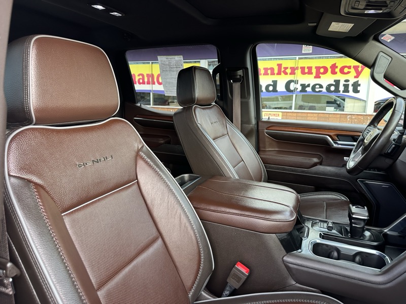 GMC Sierra 1500 4WD Crew Cab 147" Denali 2023