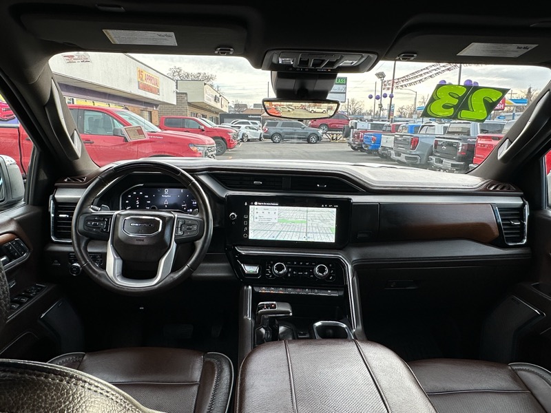 GMC Sierra 1500 4WD Crew Cab 147" Denali 2023