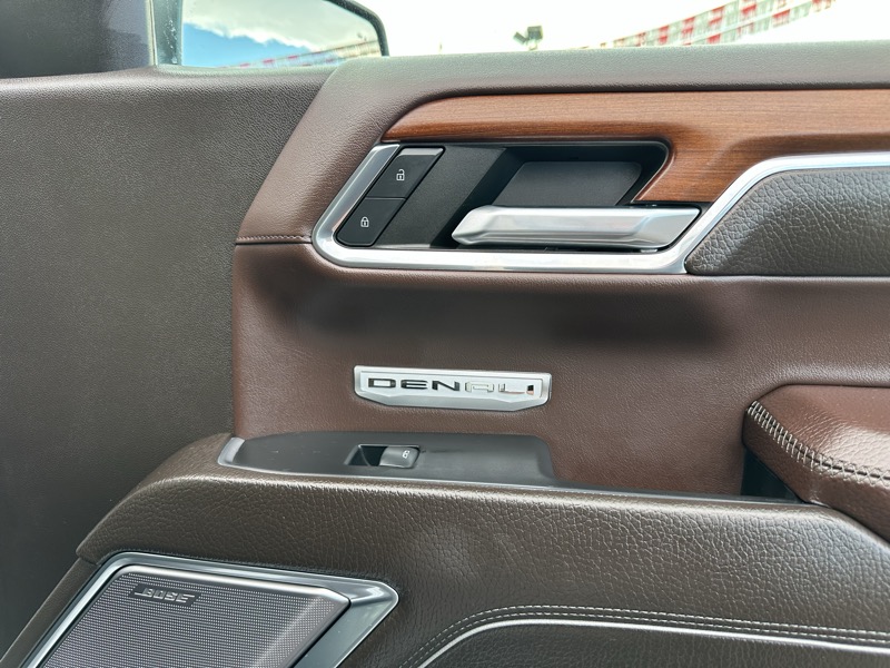 GMC Sierra 1500 4WD Crew Cab 147" Denali 2023