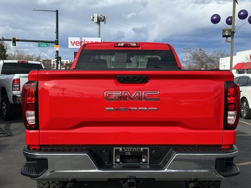 GMC Sierra 1500 4WD Reg Cab 126" Pro 2025