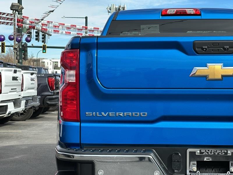 Chevrolet Silverado 1500 4WD Reg Cab 126" Work Truck 2022