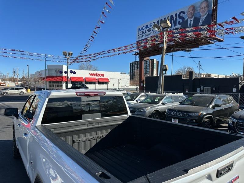 GMC Sierra 1500 4WD Crew Cab 157" Denali 2023