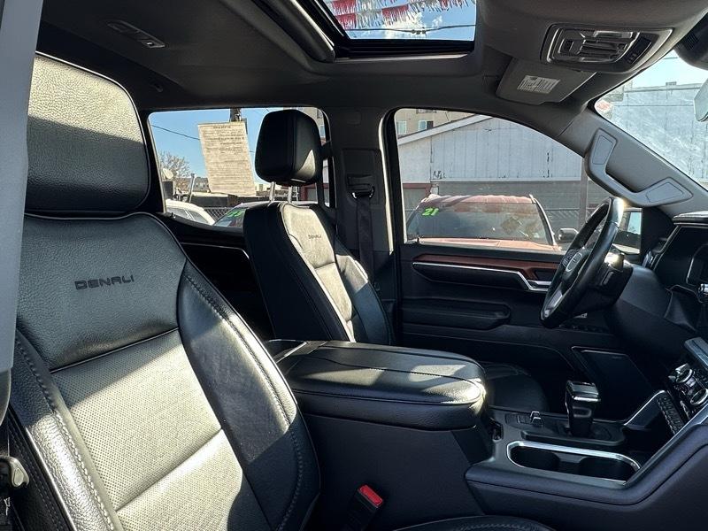 GMC Sierra 1500 4WD Crew Cab 157" Denali 2023