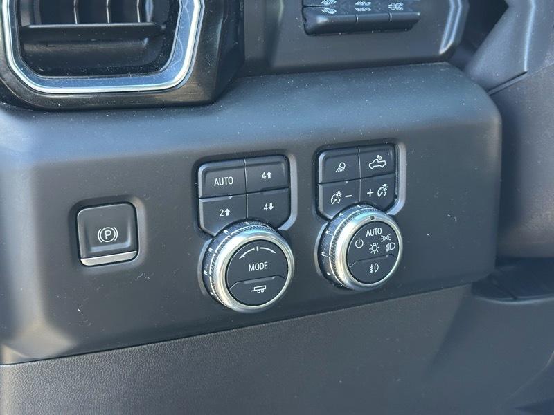 GMC Sierra 1500 4WD Crew Cab 157" Denali 2023