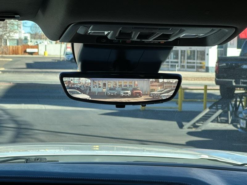 GMC Sierra 1500 4WD Crew Cab 157" Denali 2023