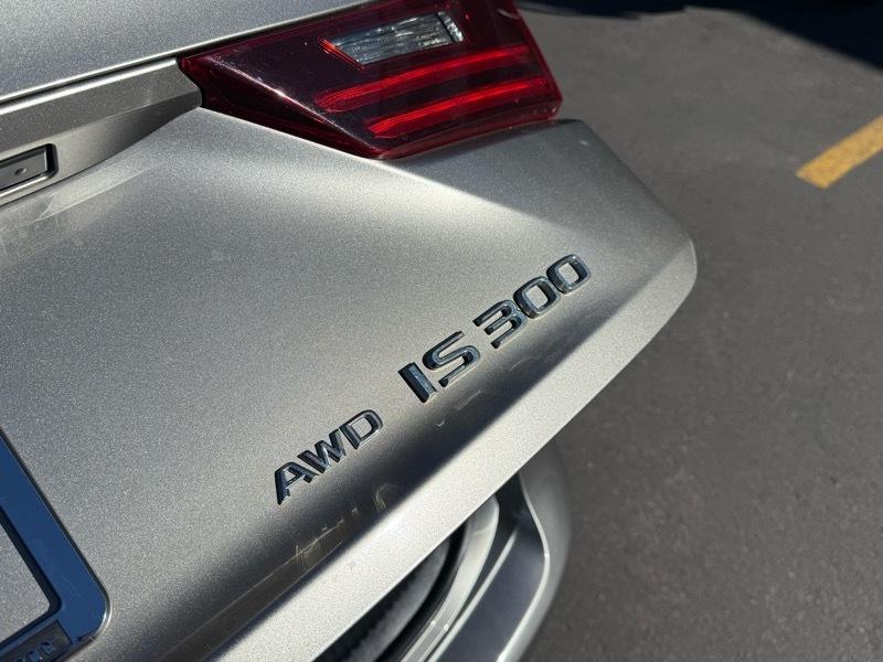 Lexus IS 300 4dr Sdn AWD 2016