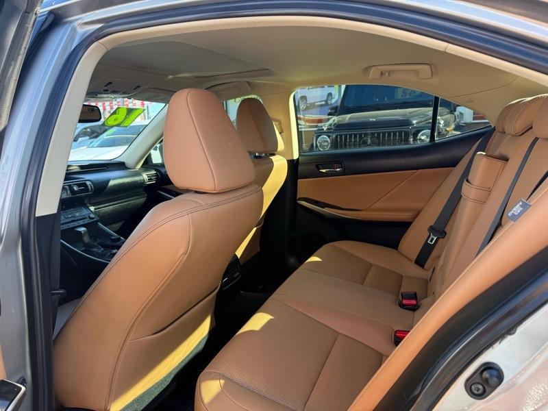 Lexus IS 300 4dr Sdn AWD 2016