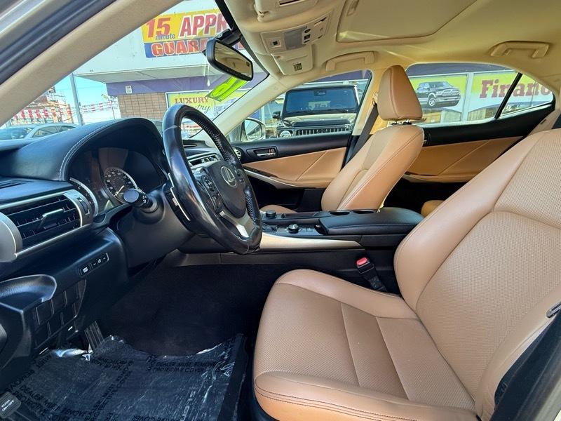 Lexus IS 300 4dr Sdn AWD 2016