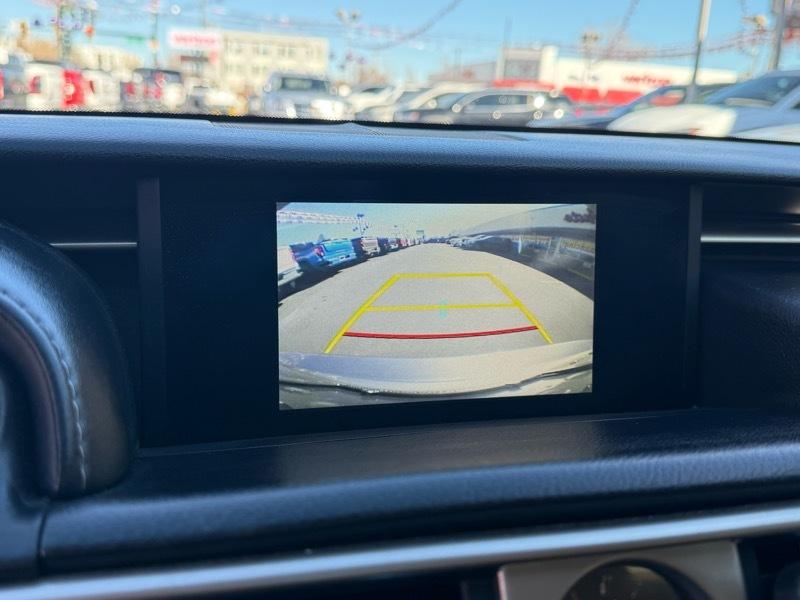 Lexus IS 300 4dr Sdn AWD 2016