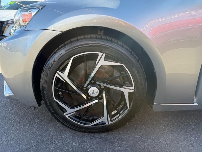 Lexus IS 300 4dr Sdn AWD 2016