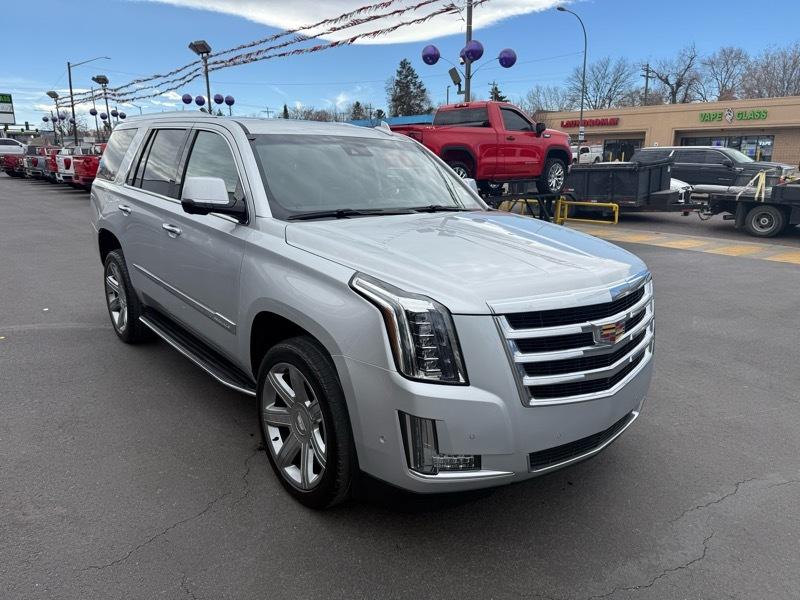 Cadillac Escalade 4WD 4dr Luxury 2019