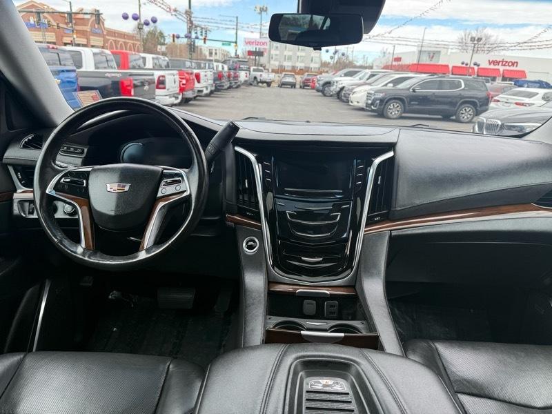 Cadillac Escalade 4WD 4dr Luxury 2019