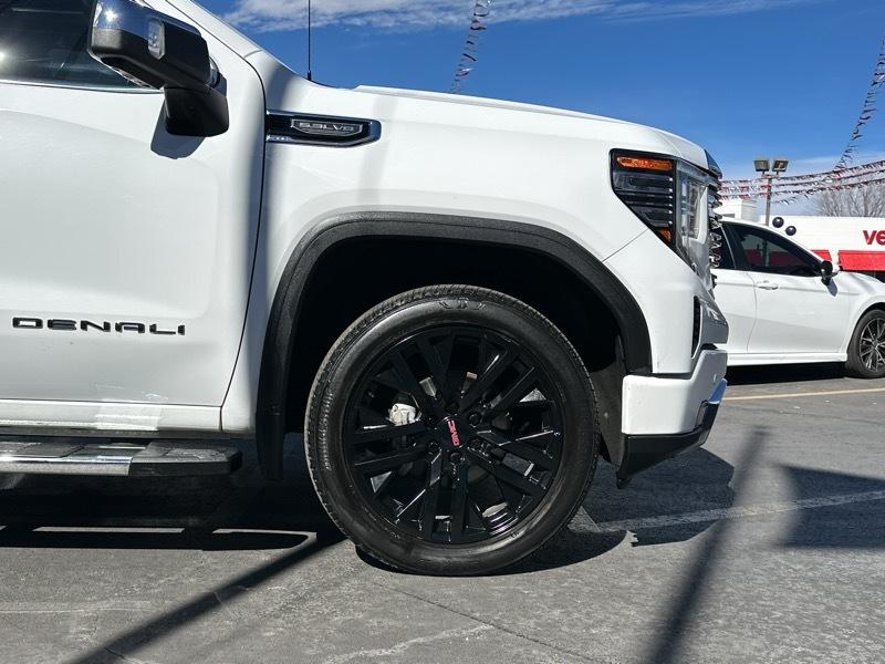 GMC Sierra 1500 4WD Crew Cab 147" Denali 2022