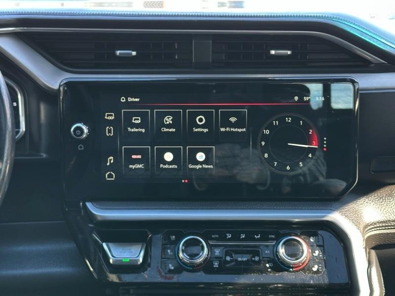 GMC Sierra 1500 4WD Crew Cab 147" Denali 2022