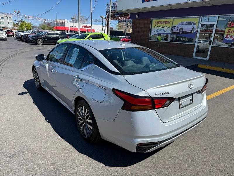 Nissan Altima 2.5 SV Sedan 2024