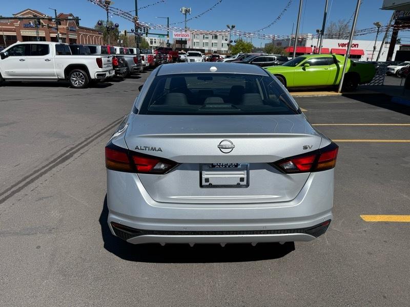 Nissan Altima 2.5 SV Sedan 2024