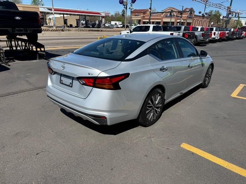 Nissan Altima 2.5 SV Sedan 2024