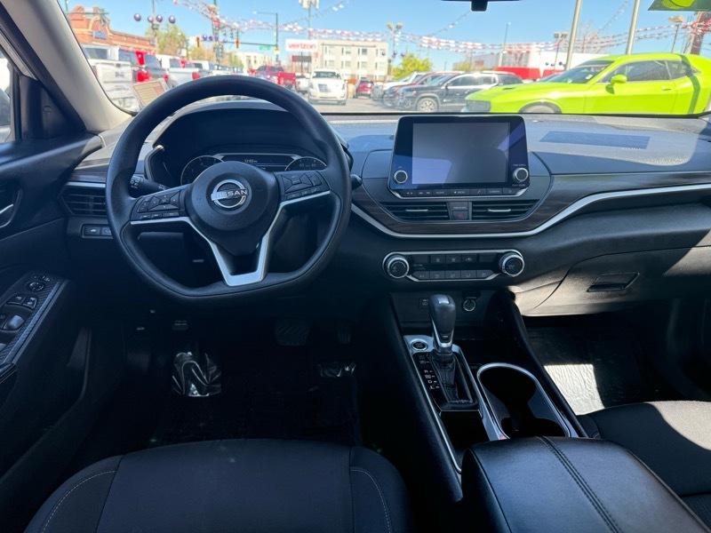 Nissan Altima 2.5 SV Sedan 2024