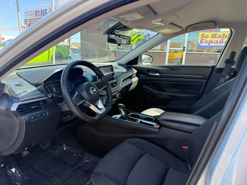 Nissan Altima 2.5 SV Sedan 2024