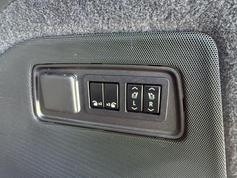 Cadillac Escalade 4WD 4dr Premium Luxury 2021