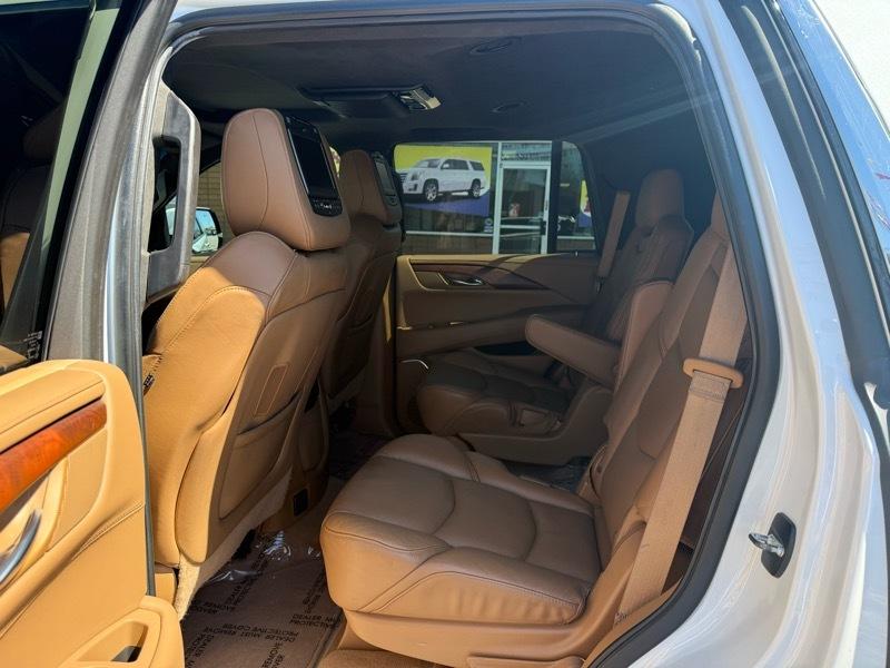 Cadillac Escalade 4WD 4dr Platinum 2017