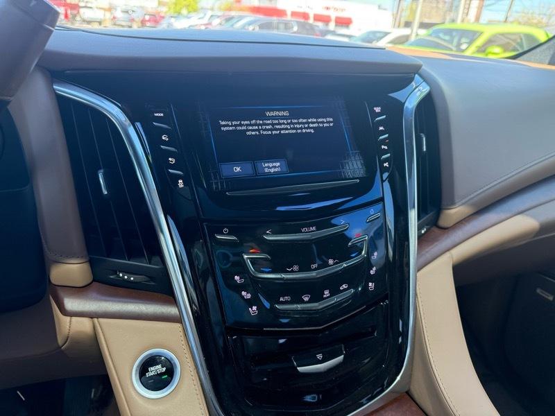 Cadillac Escalade 4WD 4dr Platinum 2017