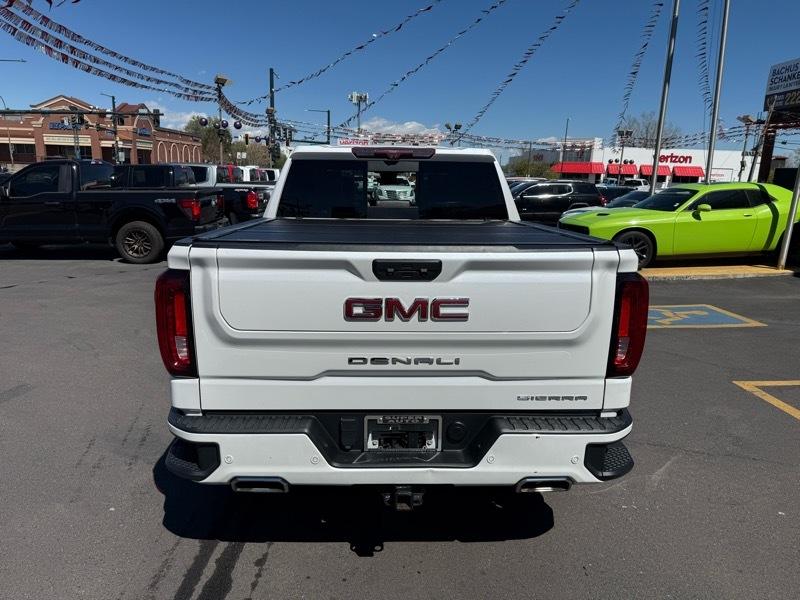 GMC Sierra 1500 4WD Crew Cab 147" Denali 2023