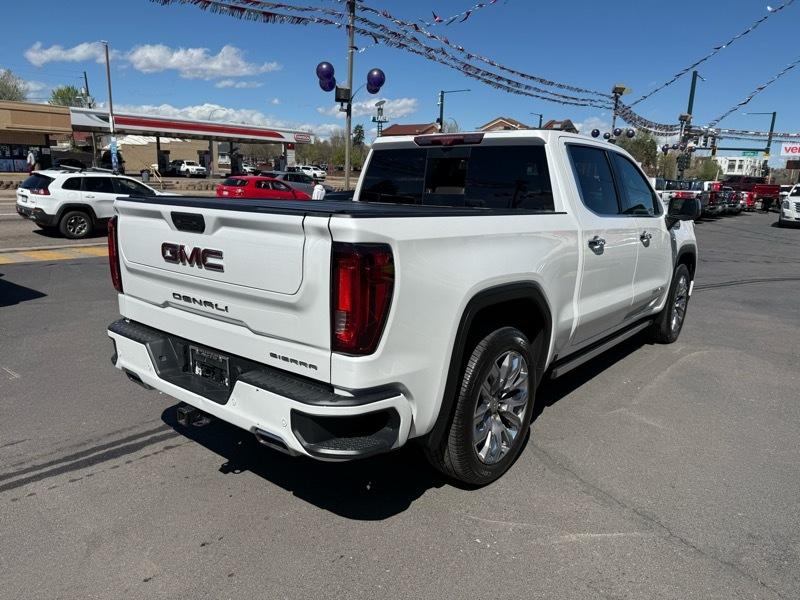 GMC Sierra 1500 4WD Crew Cab 147" Denali 2023