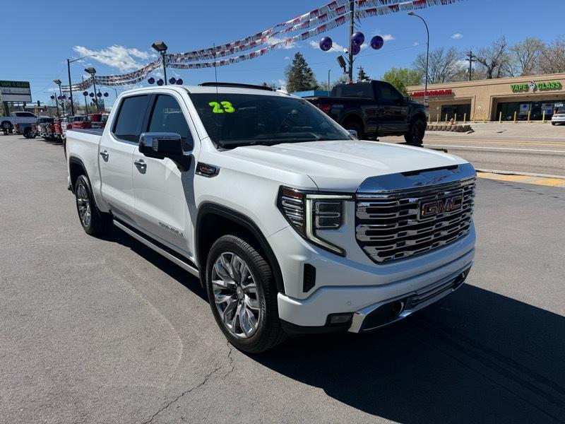 GMC Sierra 1500 4WD Crew Cab 147" Denali 2023