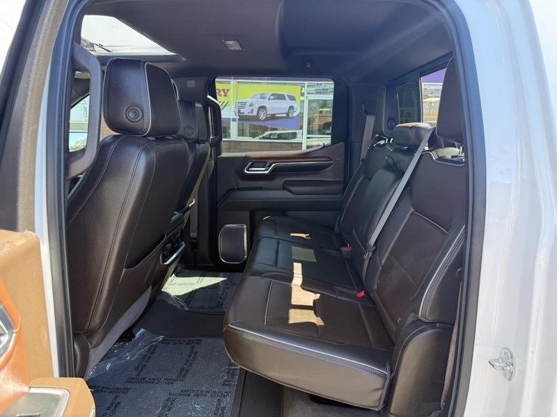 GMC Sierra 1500 4WD Crew Cab 147" Denali 2023