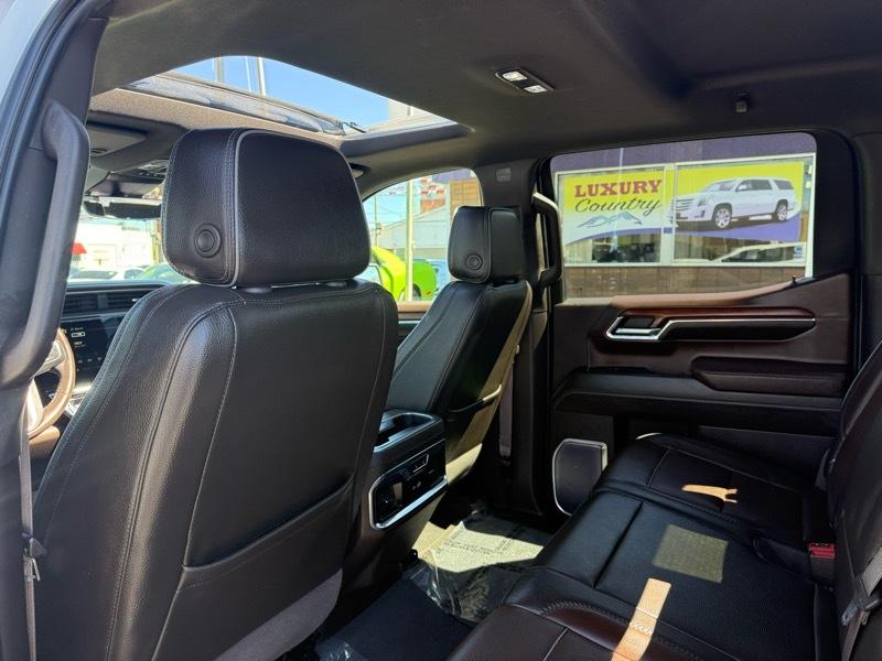 GMC Sierra 1500 4WD Crew Cab 147" Denali 2023