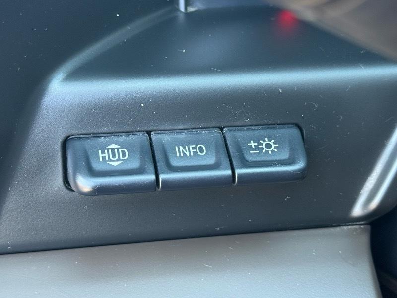 GMC Sierra 1500 4WD Crew Cab 147" Denali 2023