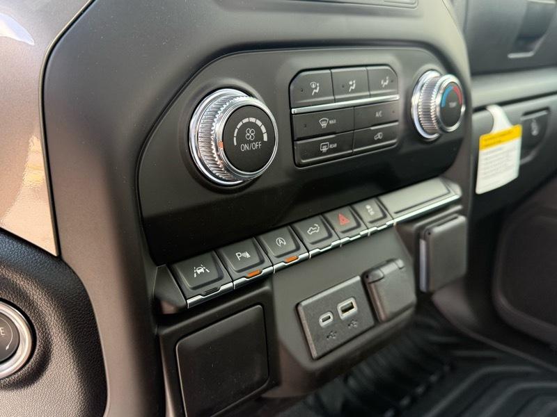 GMC Sierra 1500 4WD Reg Cab 126" Pro 2026