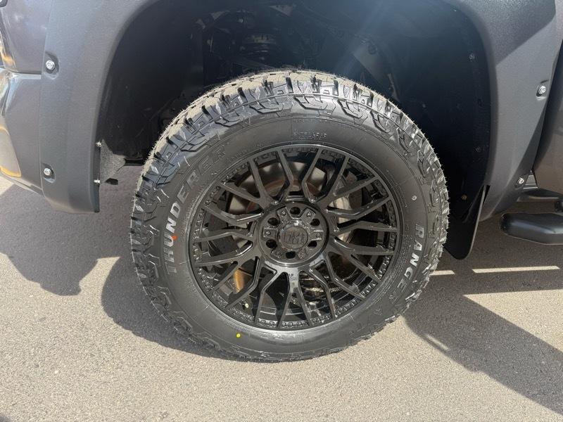 Toyota Tundra 4WD Limited CrewMax 5.5' Bed (Natl) 2022