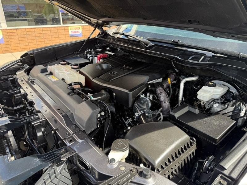 Toyota Tundra 4WD Limited CrewMax 5.5' Bed (Natl) 2022