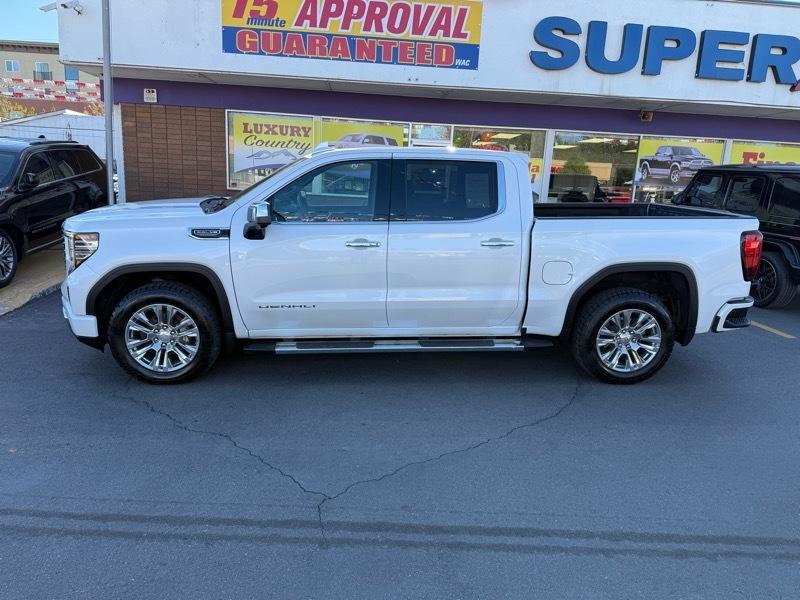 GMC Sierra 1500 4WD Crew Cab 147" Denali 2023