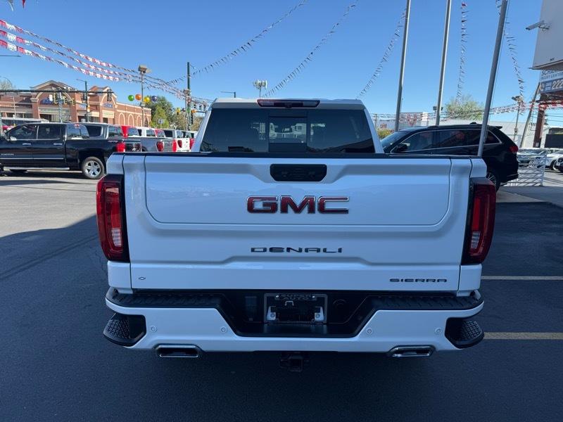 GMC Sierra 1500 4WD Crew Cab 147" Denali 2023