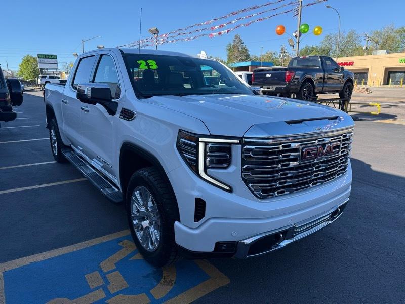 GMC Sierra 1500 4WD Crew Cab 147" Denali 2023