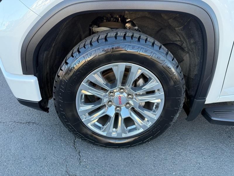 GMC Sierra 1500 4WD Crew Cab 147" Denali 2023