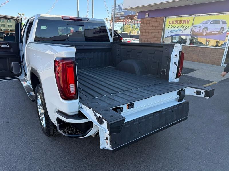 GMC Sierra 1500 4WD Crew Cab 147" Denali 2023