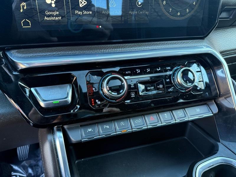 GMC Sierra 1500 4WD Crew Cab 147" Denali 2023