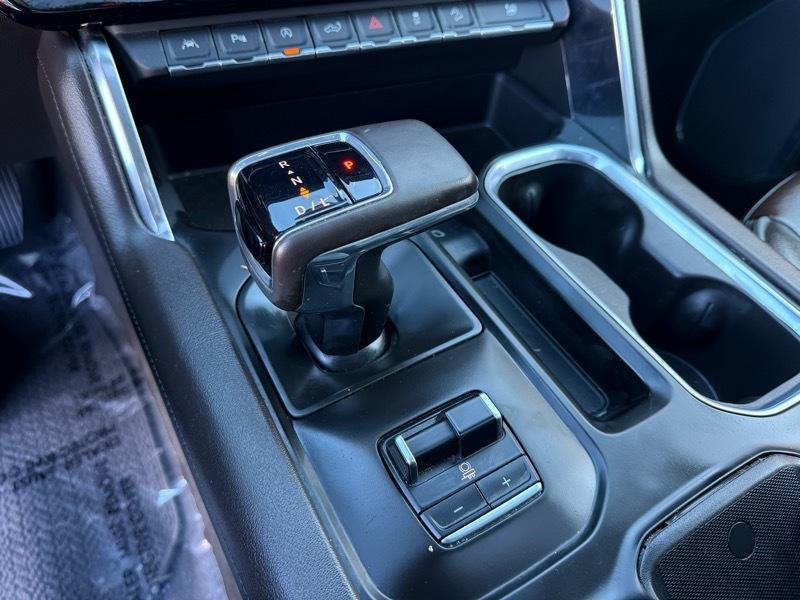 GMC Sierra 1500 4WD Crew Cab 147" Denali 2023