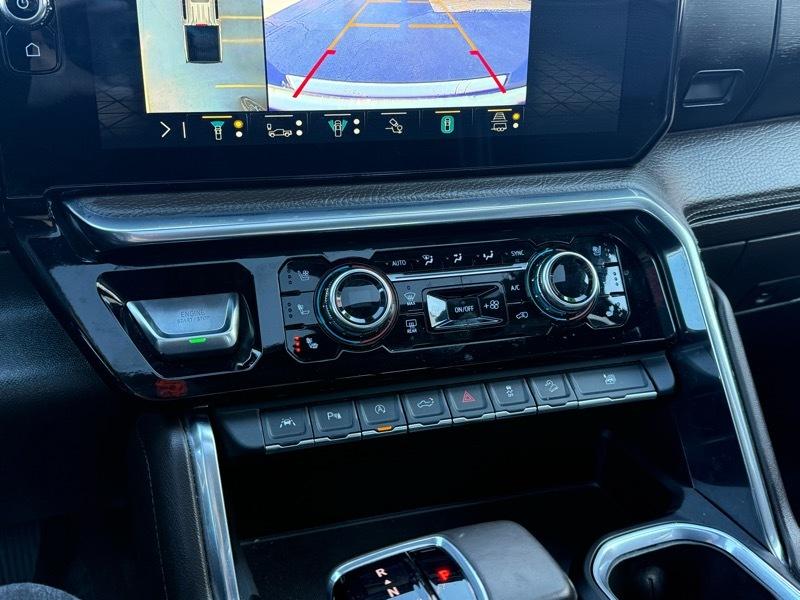 GMC Sierra 1500 4WD Crew Cab 147" Denali 2023