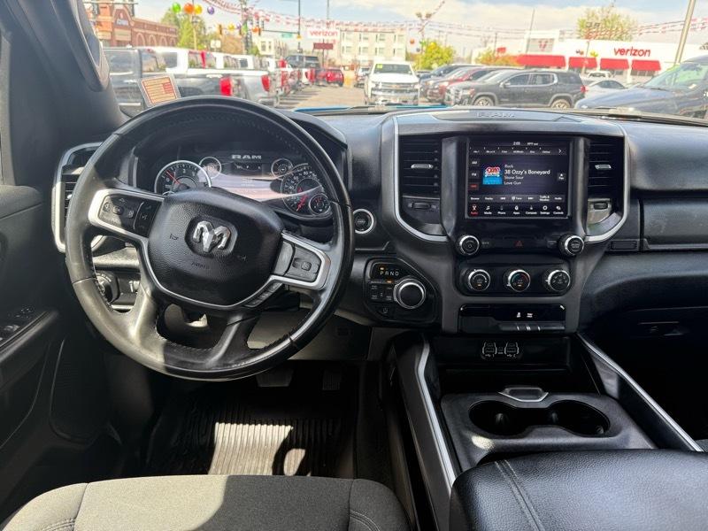 RAM 1500 Big Horn 4x4 Crew Cab 5'7" Box 2021