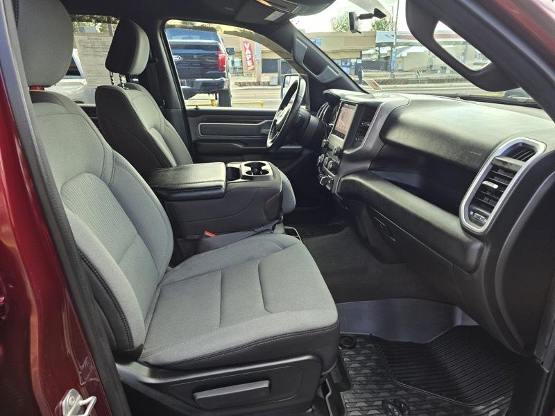 RAM 1500 Big Horn 4x4 Crew Cab 5'7" Box 2022