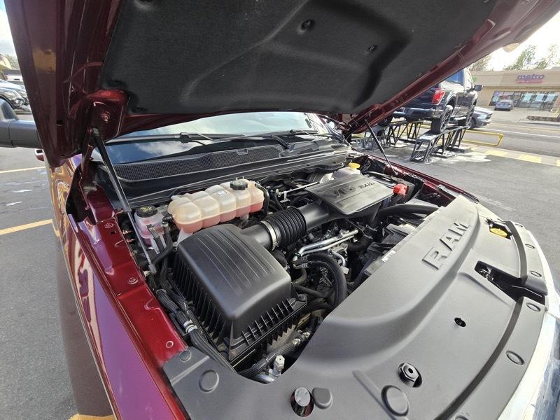 RAM 1500 Big Horn 4x4 Crew Cab 5'7" Box 2022