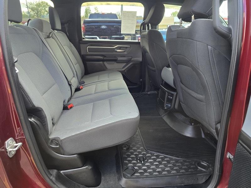 RAM 1500 Big Horn 4x4 Crew Cab 5'7" Box 2022