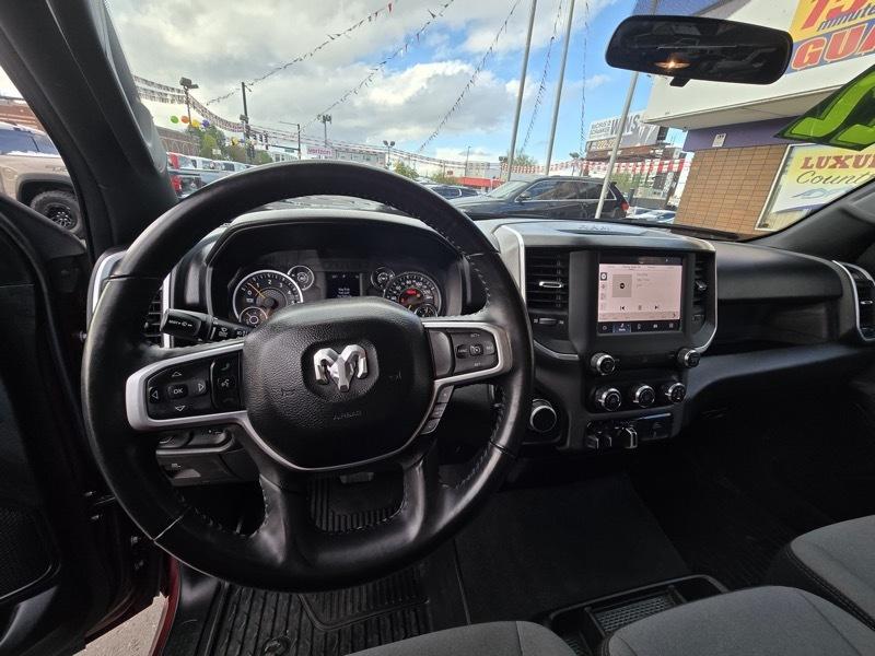 RAM 1500 Big Horn 4x4 Crew Cab 5'7" Box 2022