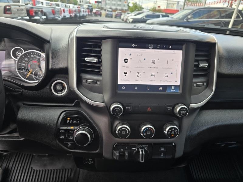 RAM 1500 Big Horn 4x4 Crew Cab 5'7" Box 2022